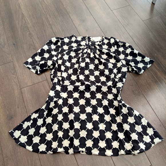 Kate Spade Black & White Short Sleeve blouse - Picture 1 of 1